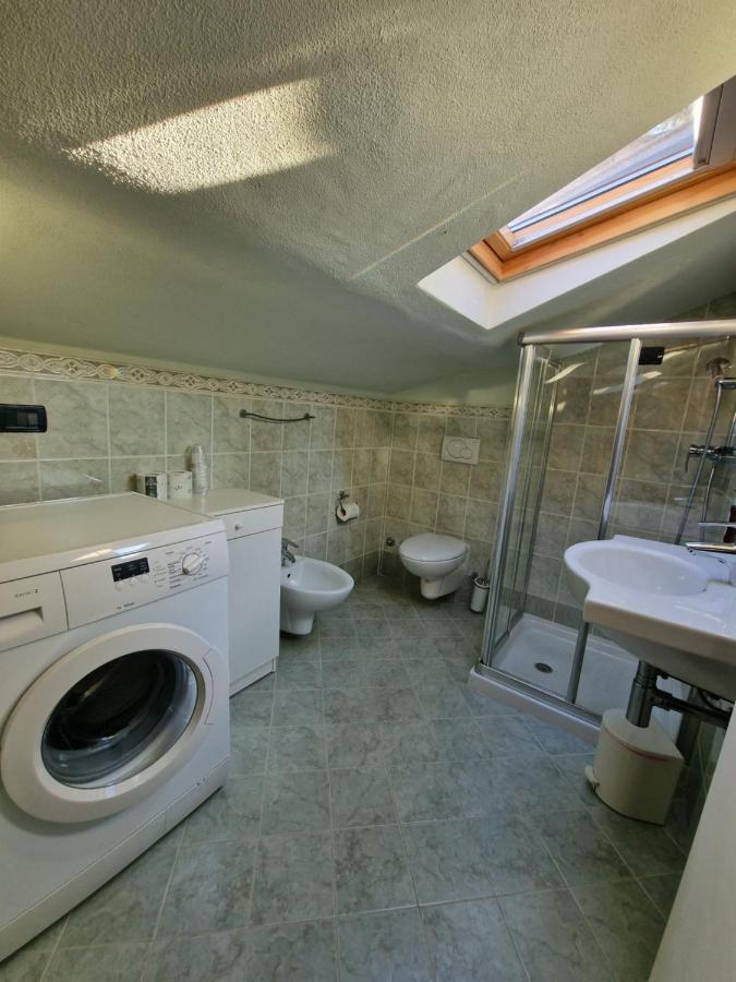 Casa Vittoria Sirmione Punta Gro Con Piscina Apartment Екстериор снимка