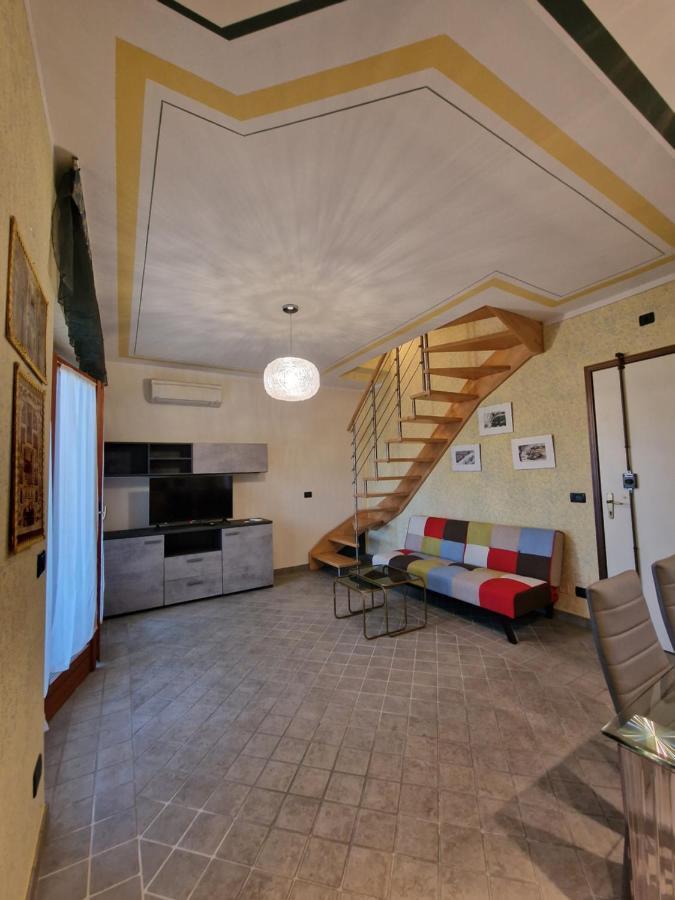 Casa Vittoria Sirmione Punta Gro Con Piscina Apartment Екстериор снимка