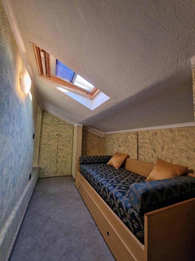 Casa Vittoria Sirmione Punta Gro Con Piscina Apartment Екстериор снимка